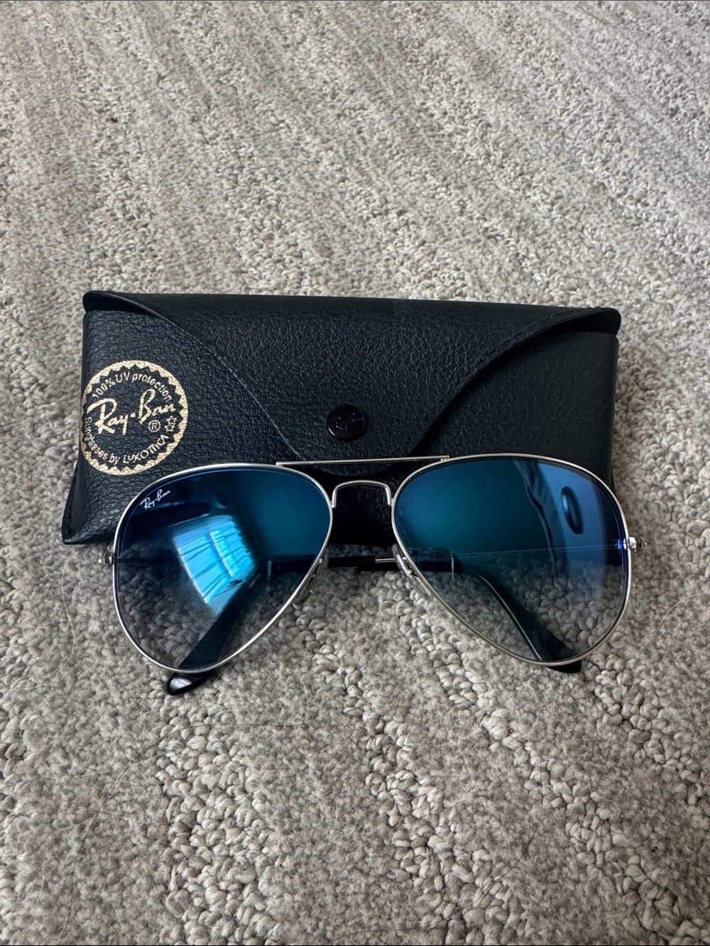 Ray-Ban Aviator Sunglasses - Blue Gradient Lenses